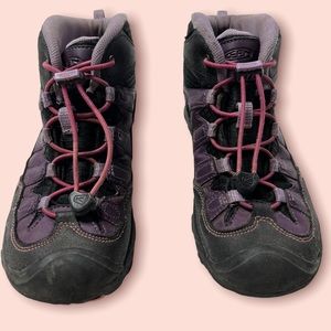 girls walking boots size 4